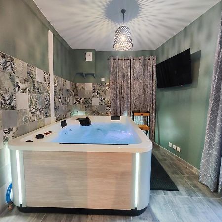 Jacuzzi Privatif - Suite Amazonie - 1 Ou 2 Chambres Chaumes-en-Brie Eksteriør billede