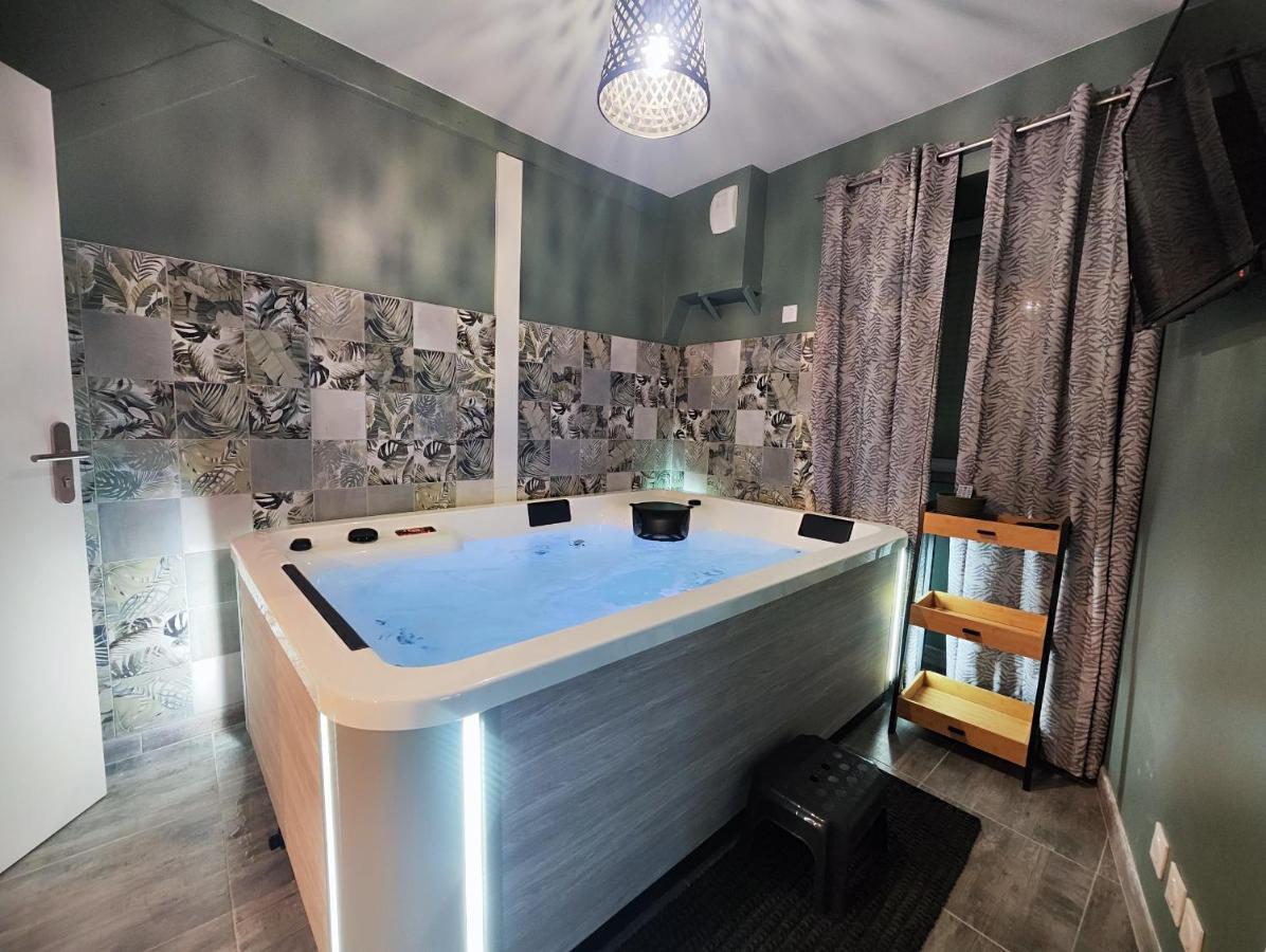 Jacuzzi Privatif - Suite Amazonie - 1 Ou 2 Chambres Chaumes-en-Brie Eksteriør billede